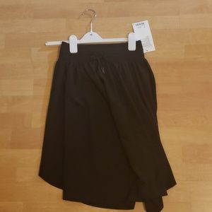 Lulu Lemon, Size 6, Black everyday skirt